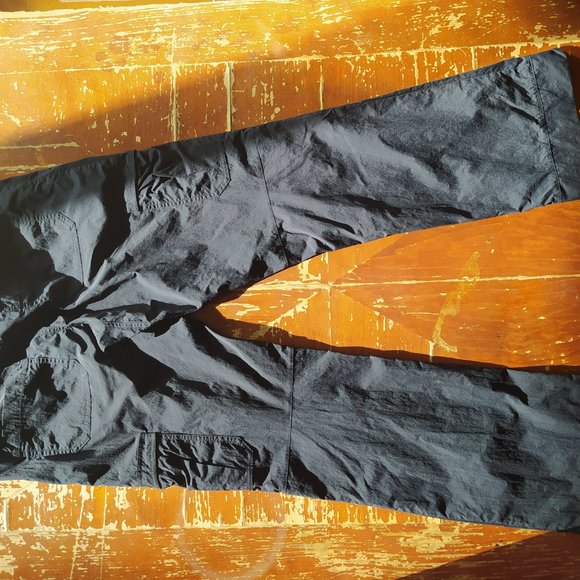 Arc'teryx Parapet Hiking Pants in Black - Size 8 - Picture 2 of 5
